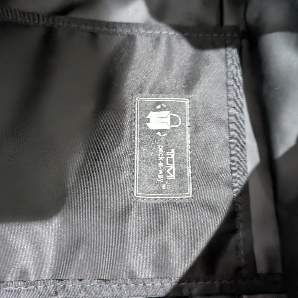 Tumi Packable Tote Black‎